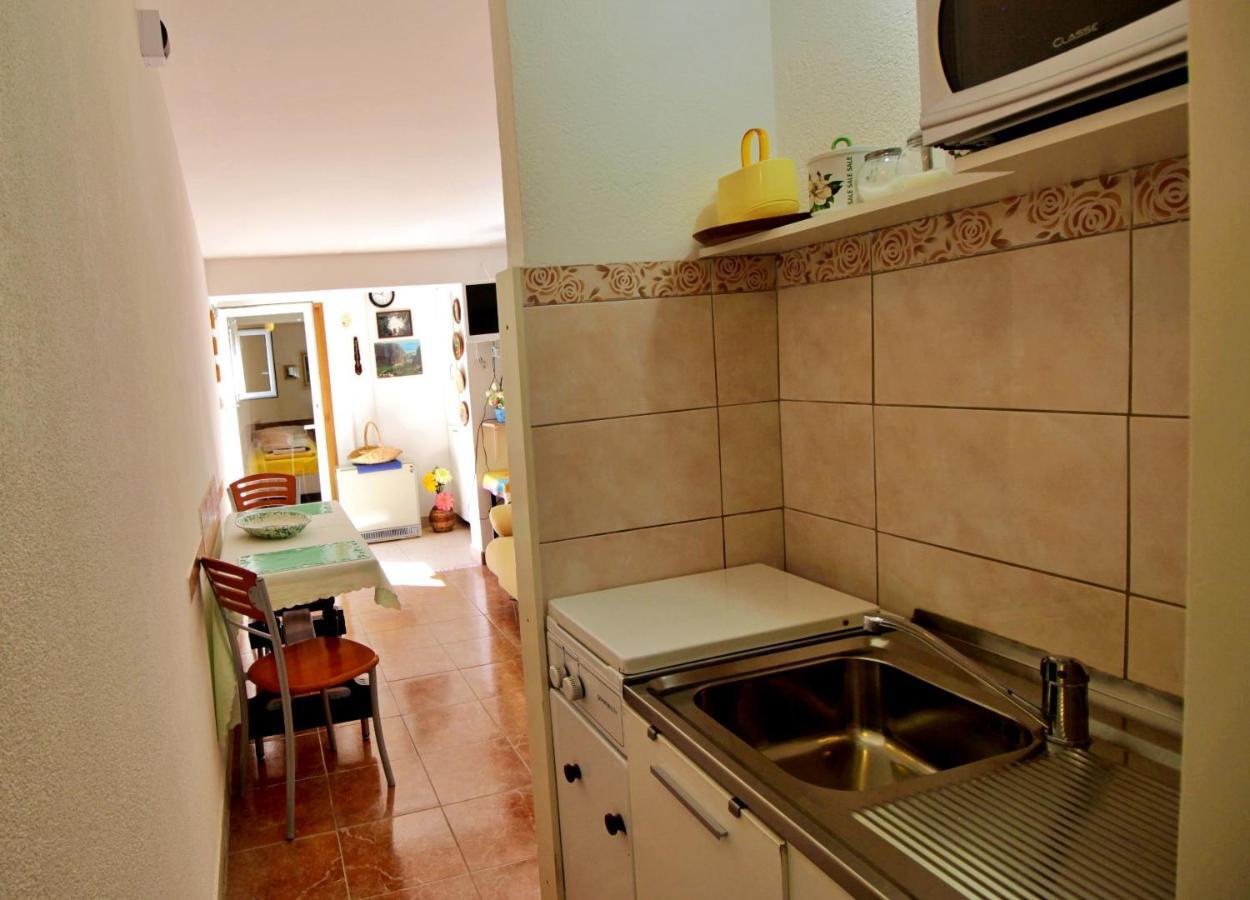 Seaside Apartment Omis Exterior photo