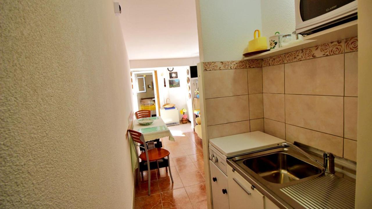 Seaside Apartment Omis Exterior photo